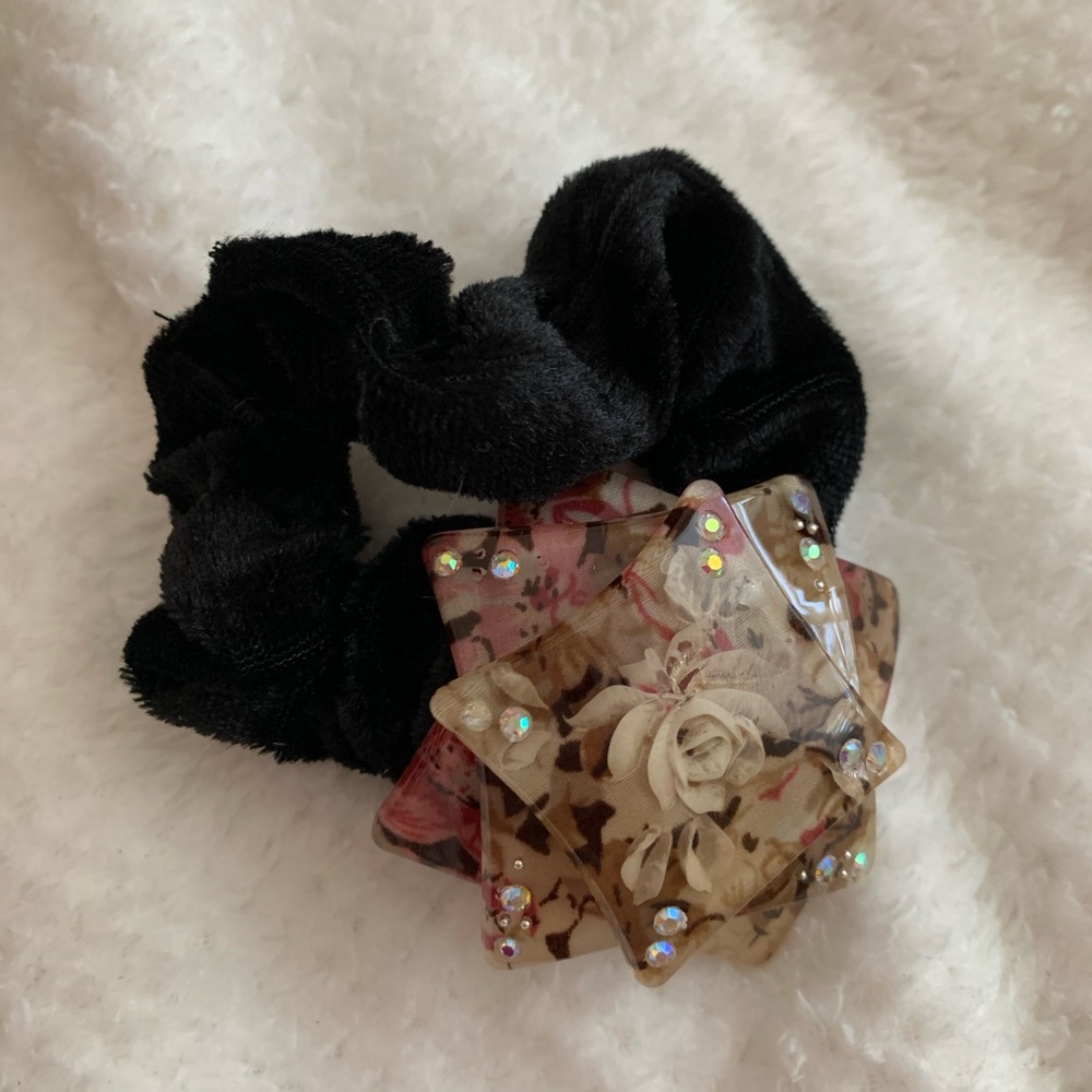 Acrylic rose hair tie